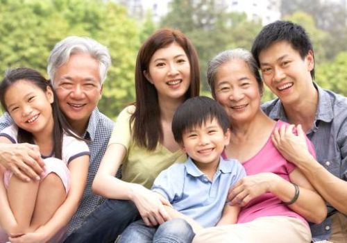 Tokutei gino có bảo lãnh được người thân không ?